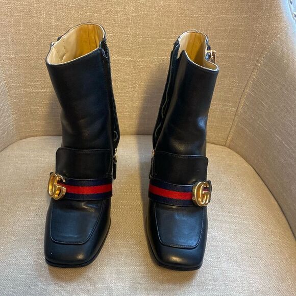 Gucci
Peyton Web-Strap Leather Ankle Boot, Black - Picture 1 of 14